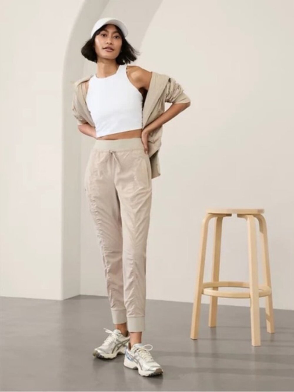 Athleta Women's Attitude Mid Rise Jogger Ivory Pants Size 6
